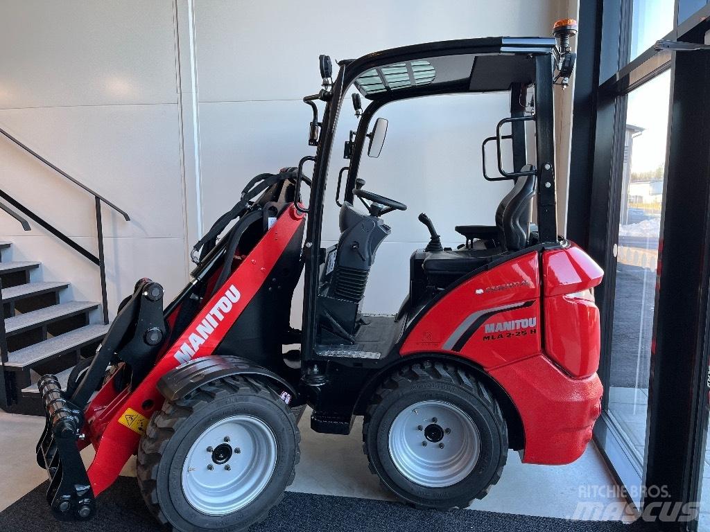 Manitou MLA 2-25 H Daugiafunkciniai pakrovėjai