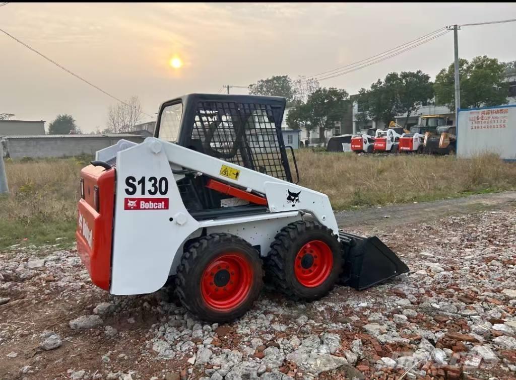 Bobcat S 130 Krautuvai su šoniniu pasukimu