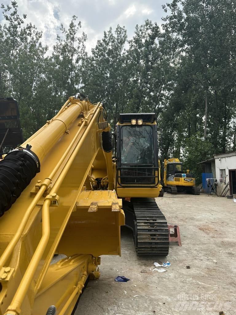 CAT 312D Vikšriniai ekskavatoriai