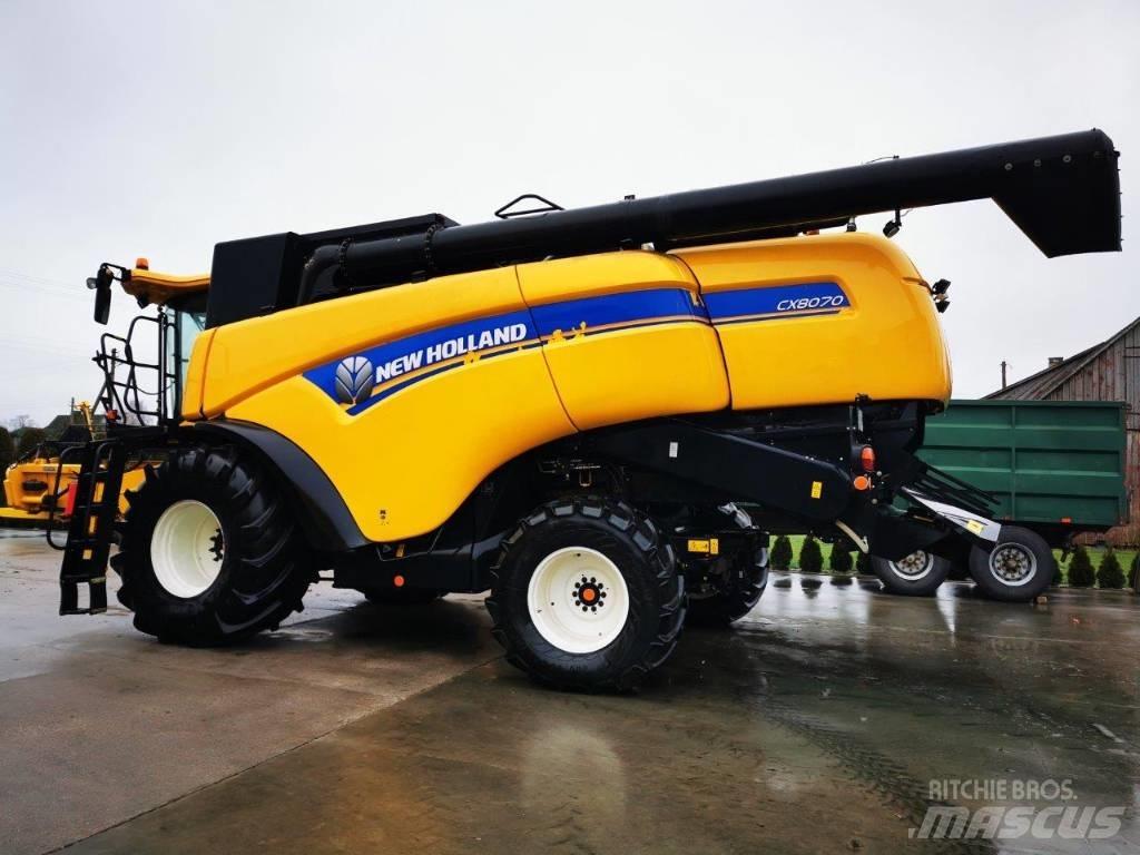 New Holland CX8070 Derliaus nuėmimo kombainai