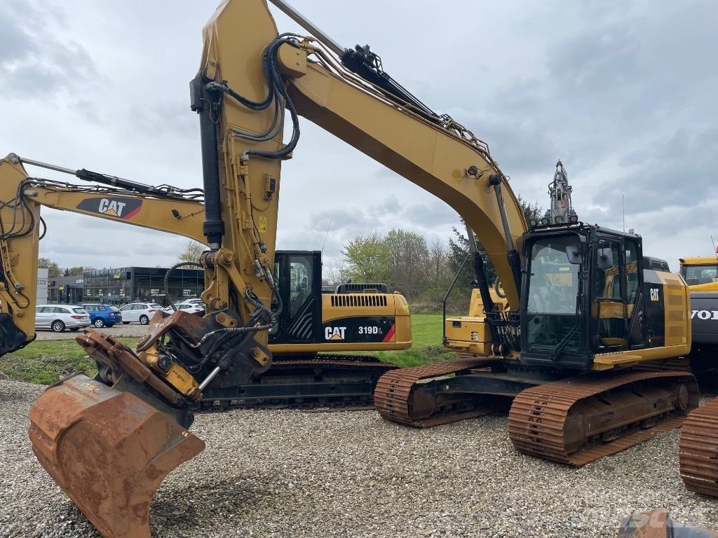 CAT 323FL Vikšriniai ekskavatoriai
