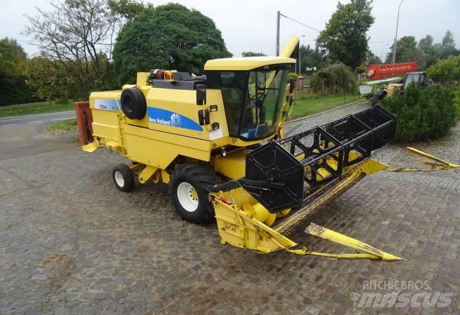 New Holland TC 54 Derliaus nuėmimo kombainai
