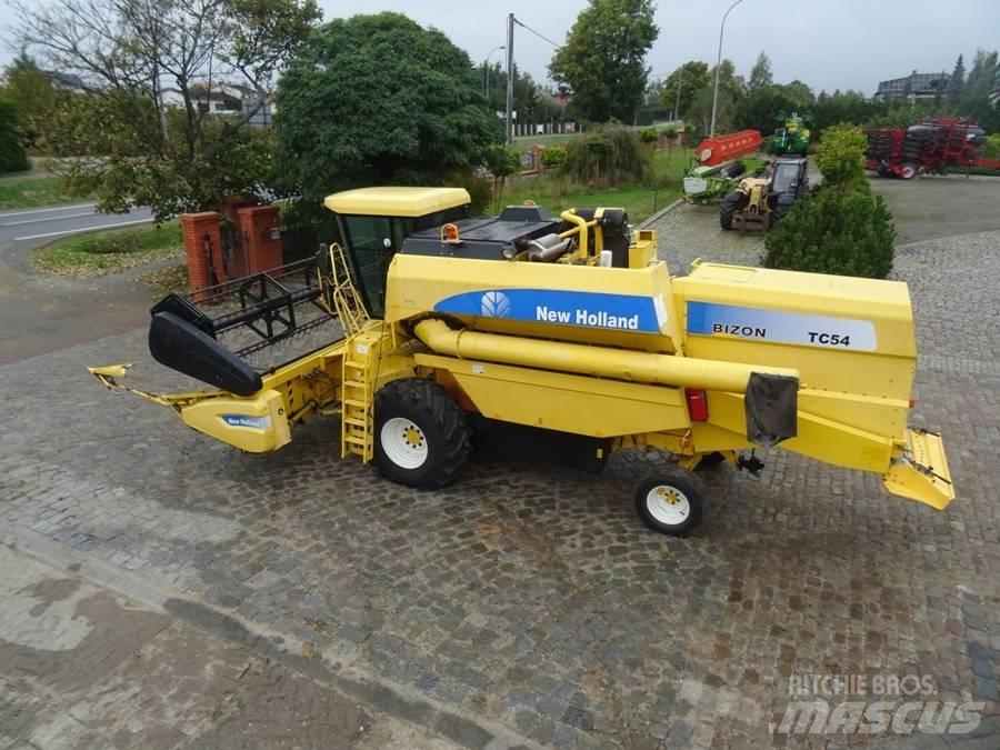 New Holland TC 54 Derliaus nuėmimo kombainai