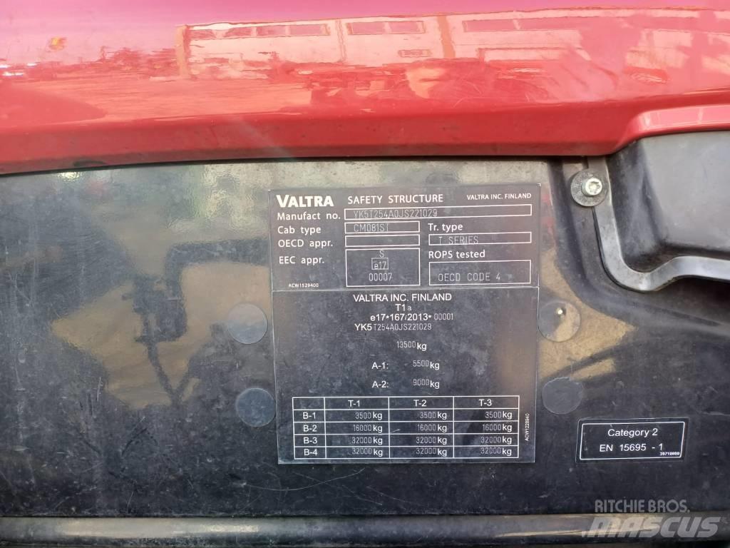 Valtra T 254 Traktoriai