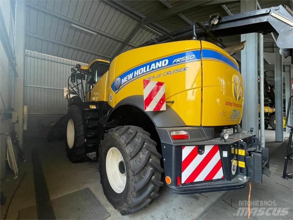 New Holland FR550 Pašarų ruošimo technika