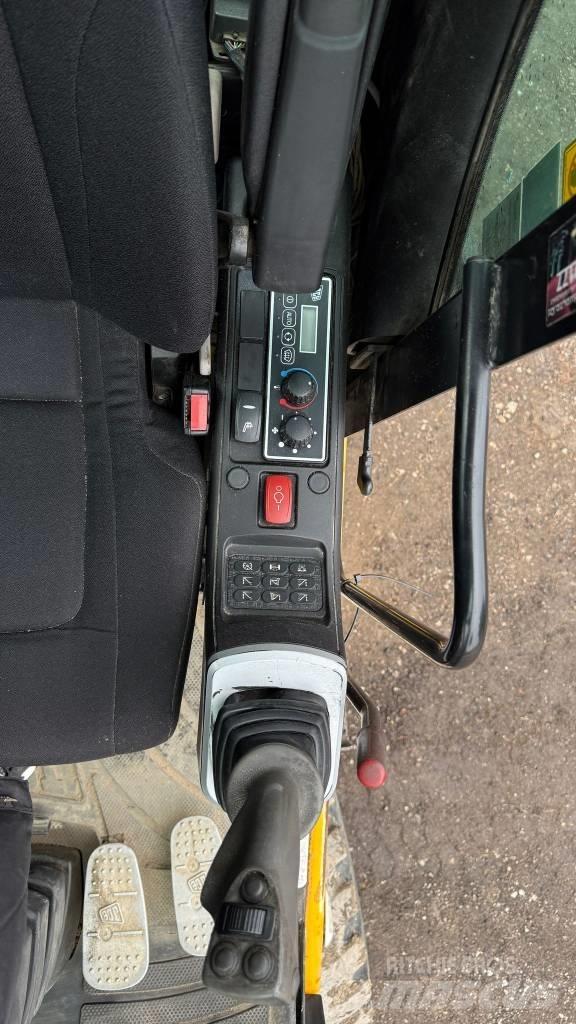 JCB JS175 Ratiniai ekskavatoriai