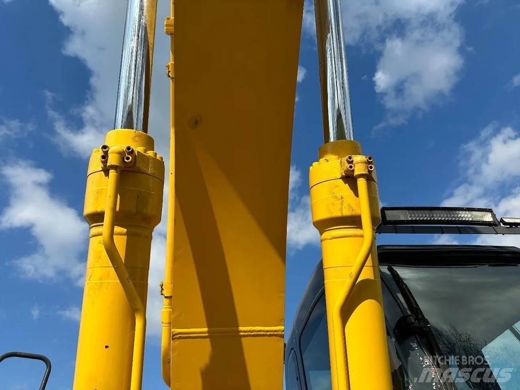 New Holland E215 Vikšriniai ekskavatoriai