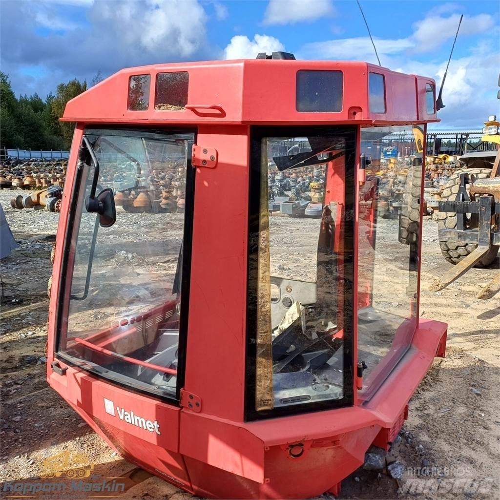 Valmet 941 Kabinos ir salonai