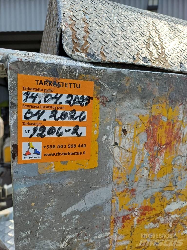 Omme 1250 Ant priekabų montuojamos kėlimo platformos