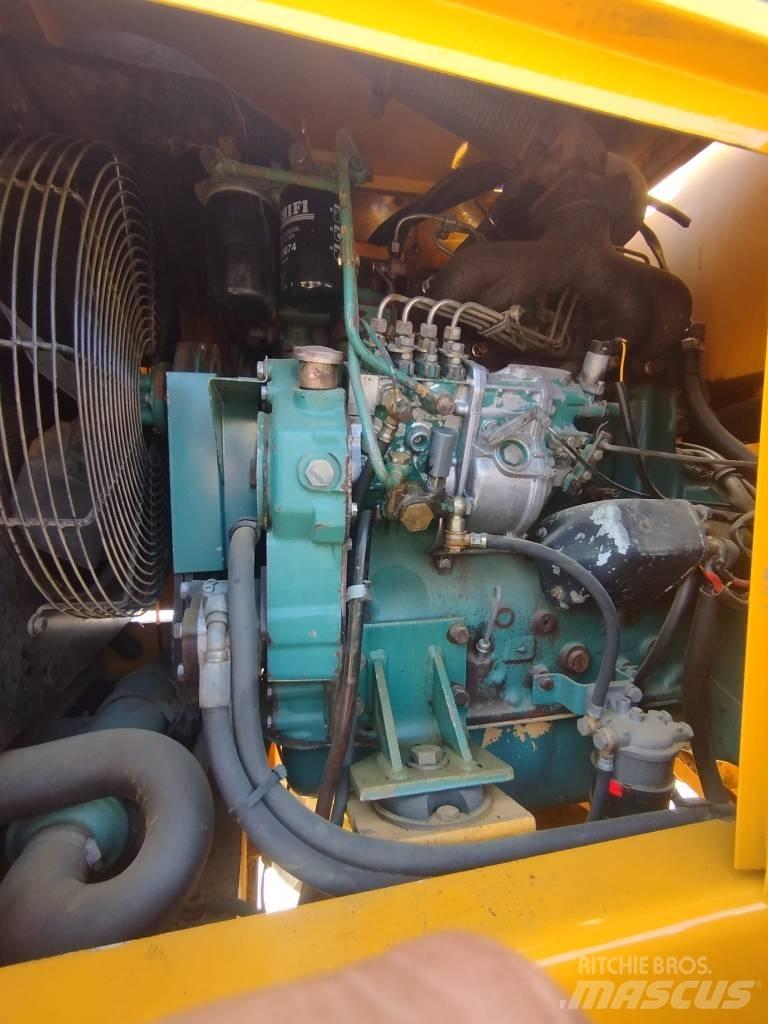 Volvo BM 4200 Naudoti ratiniai krautuvai
