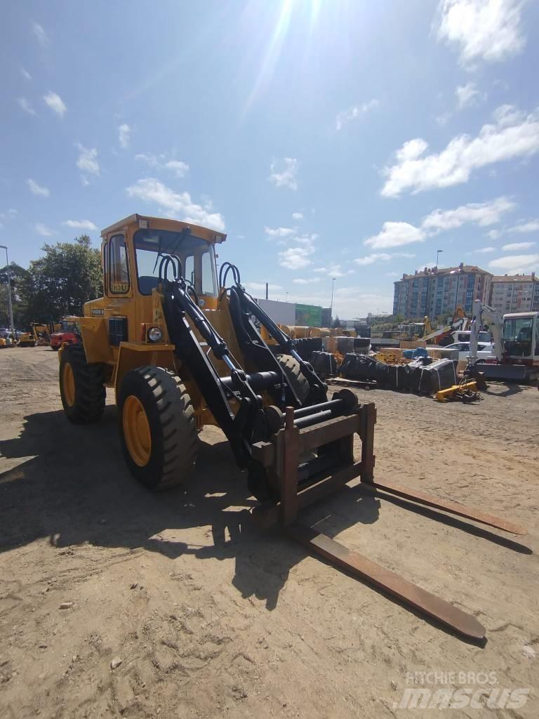 Volvo BM 4200 Naudoti ratiniai krautuvai