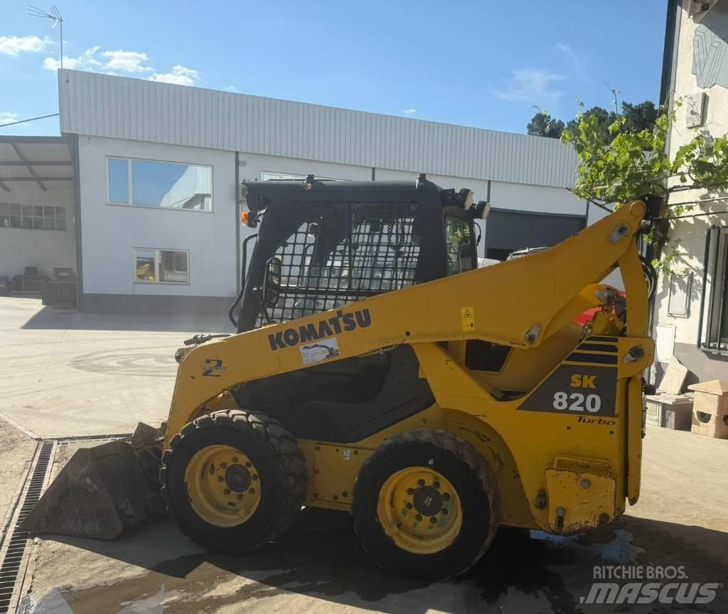 Komatsu SK 820-5 Krautuvai su šoniniu pasukimu