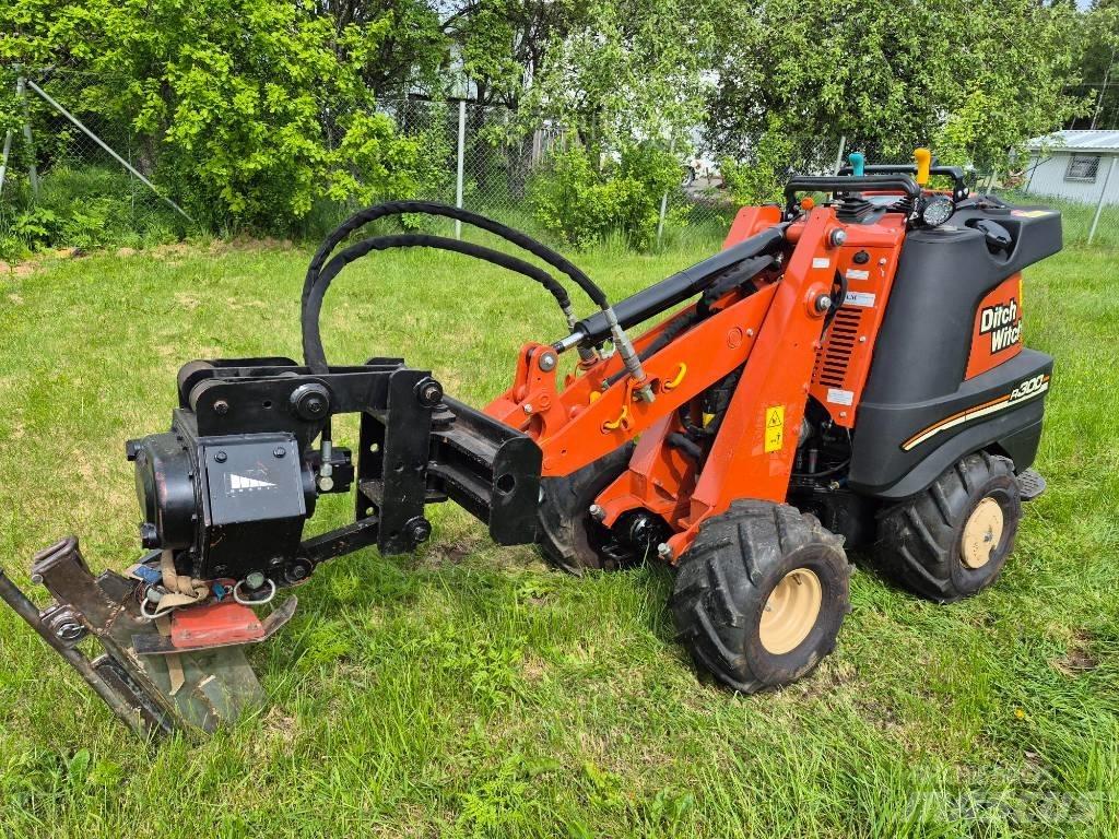 Ditch Witch R300 Tranšėjų ekskavatoriai