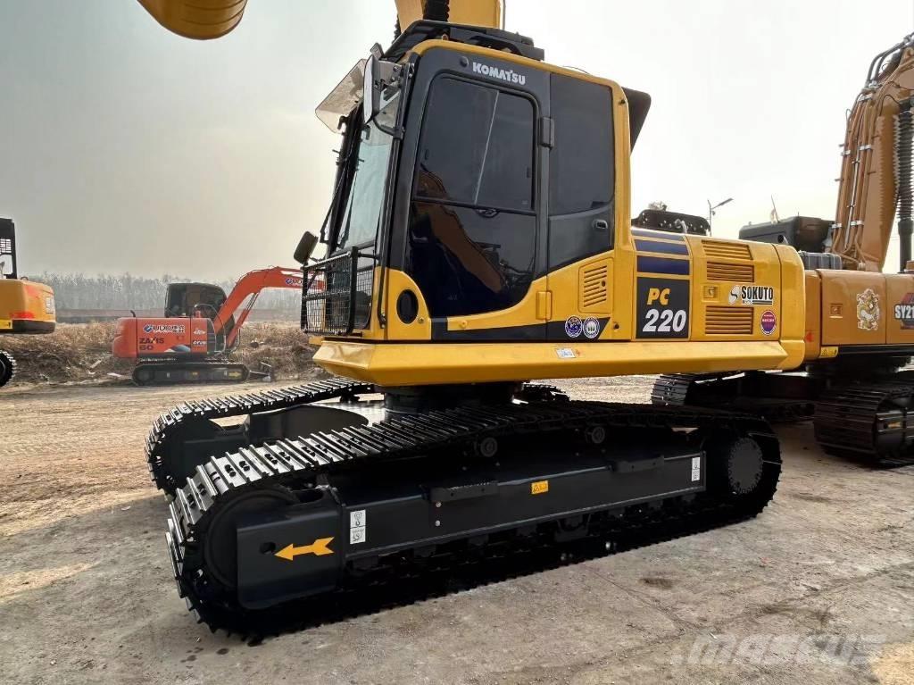 Komatsu 220 Vikšriniai ekskavatoriai