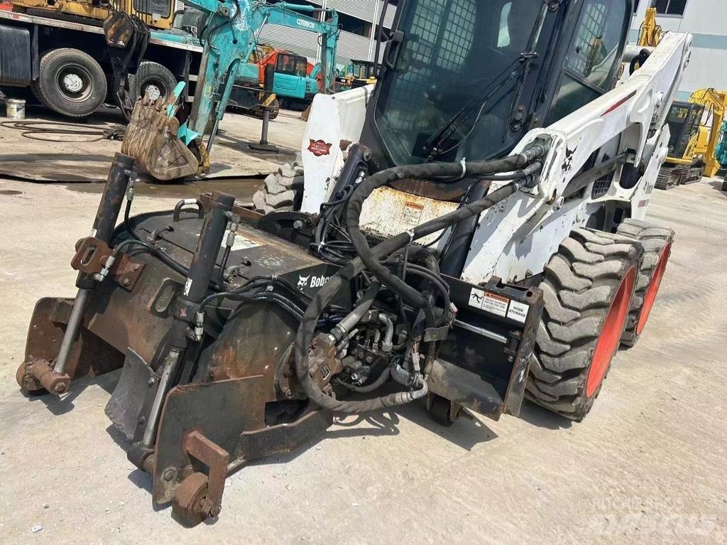 Bobcat S 750 Krautuvai su šoniniu pasukimu