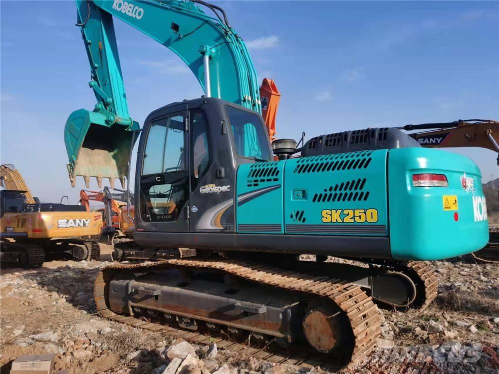 Kobelco SK250-8 Vikšriniai ekskavatoriai