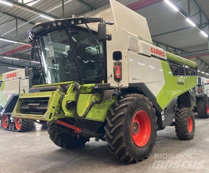 CLAAS LEXION 6800 Derliaus nuėmimo kombainai