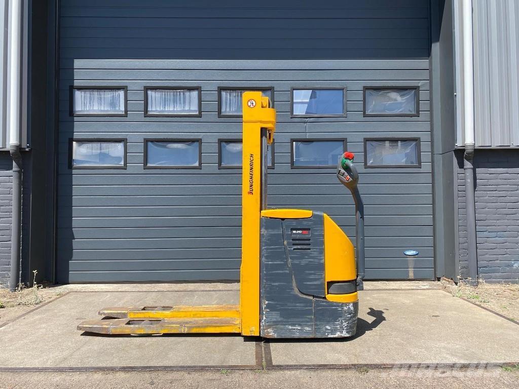 Jungheinrich EJC12 Rankiniai vėžimėliai