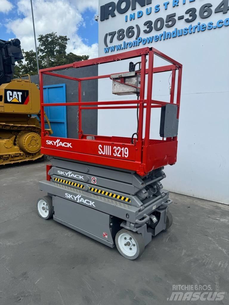 SkyJack SJ III 3219 Žirkliniai keltuvai