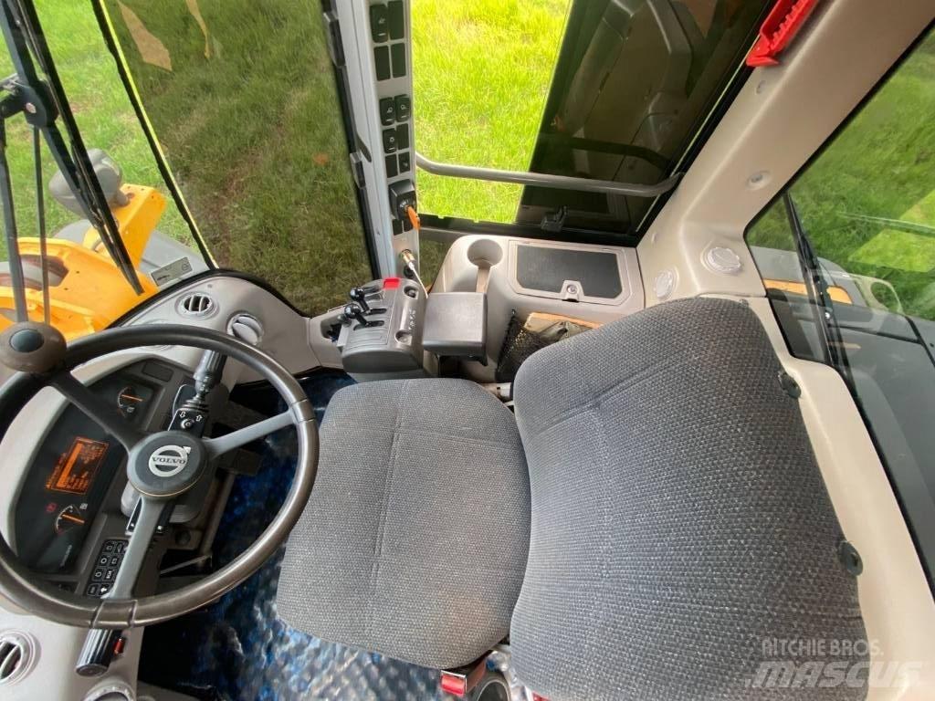 Volvo L 60 F Naudoti ratiniai krautuvai
