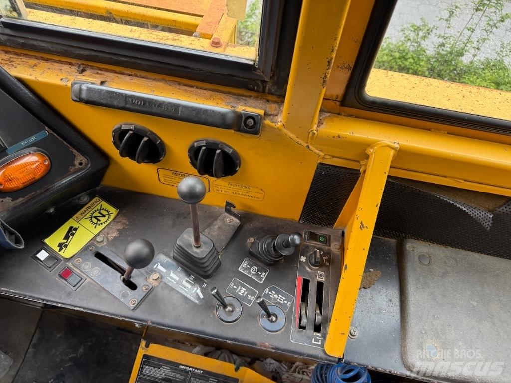Volvo BM A 35 Karjeriniai savivarčiai