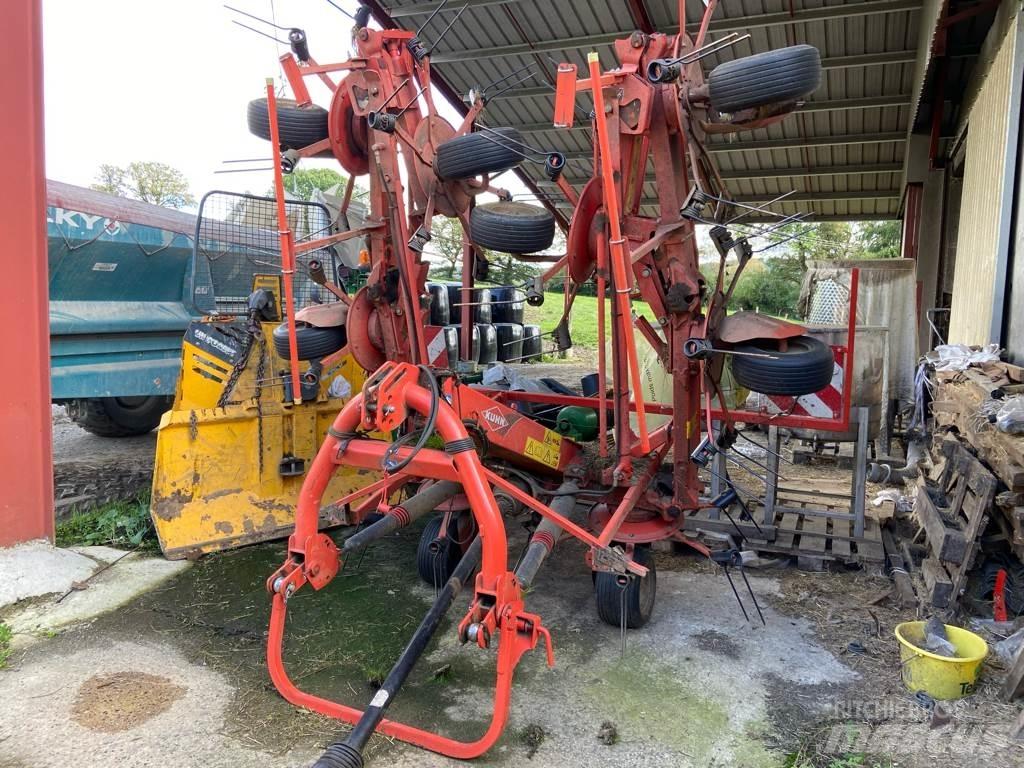 Kuhn GF8702 Šieno grėbliai ir vartytuvai