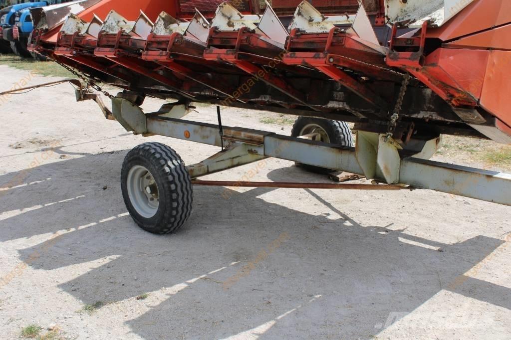 CLAAS Mega 208 Derliaus nuėmimo kombainai