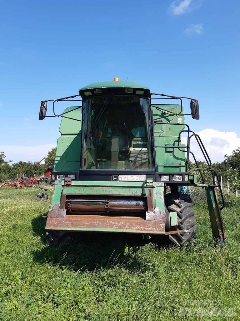 John Deere 2054 Derliaus nuėmimo kombainai