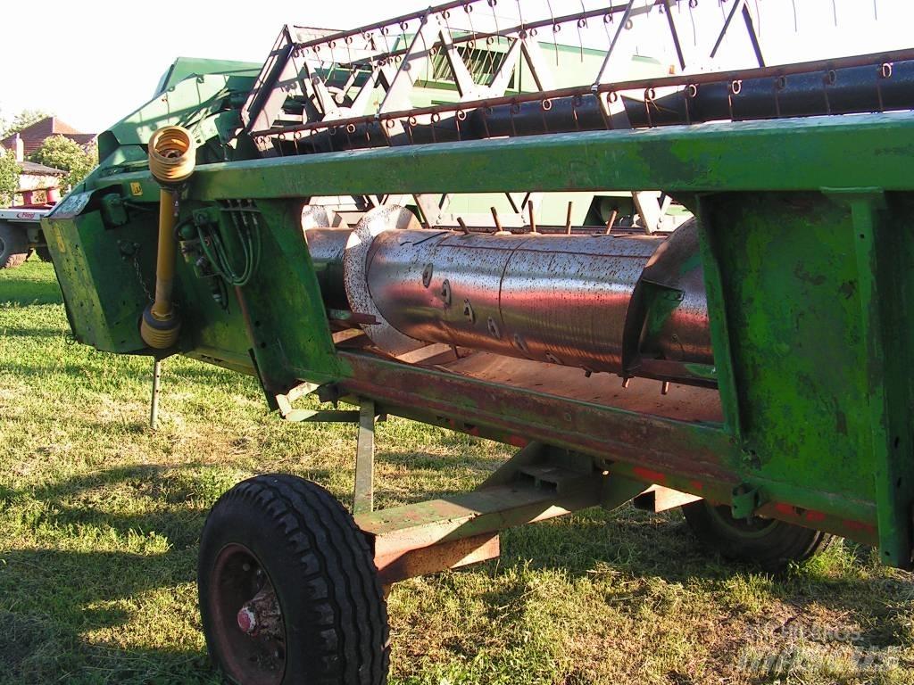John Deere 2054 Derliaus nuėmimo kombainai
