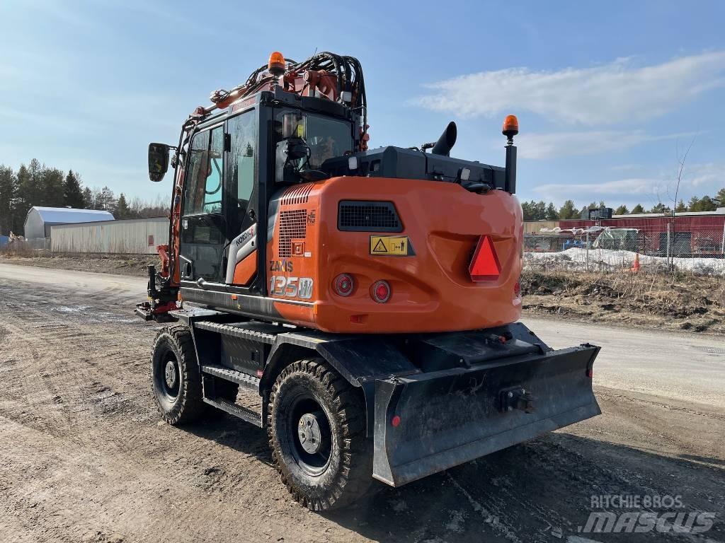 Hitachi ZX135W-7 Ratiniai ekskavatoriai