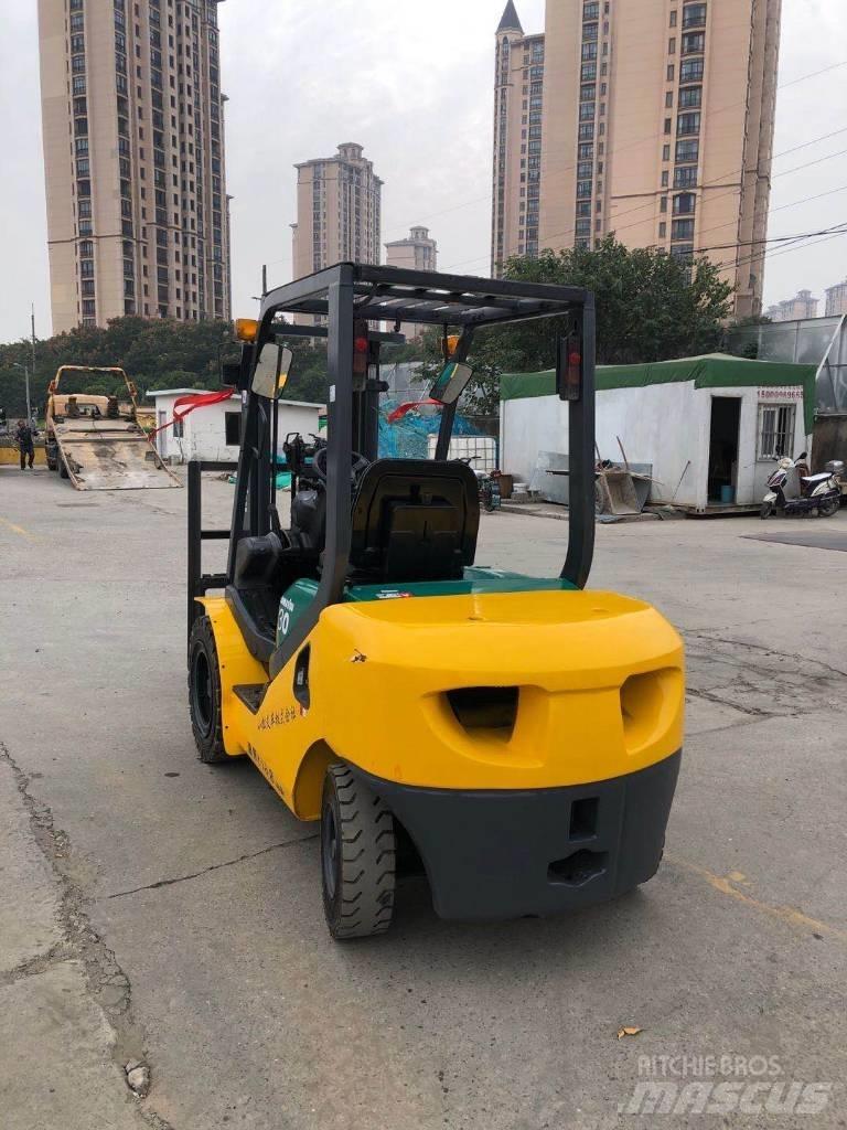 Komatsu FD30 Dyzeliniai krautuvai