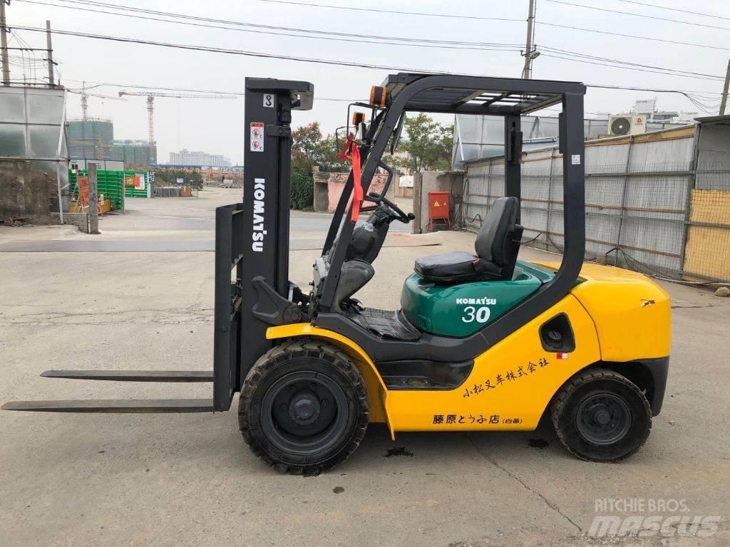 Komatsu FD30 Dyzeliniai krautuvai