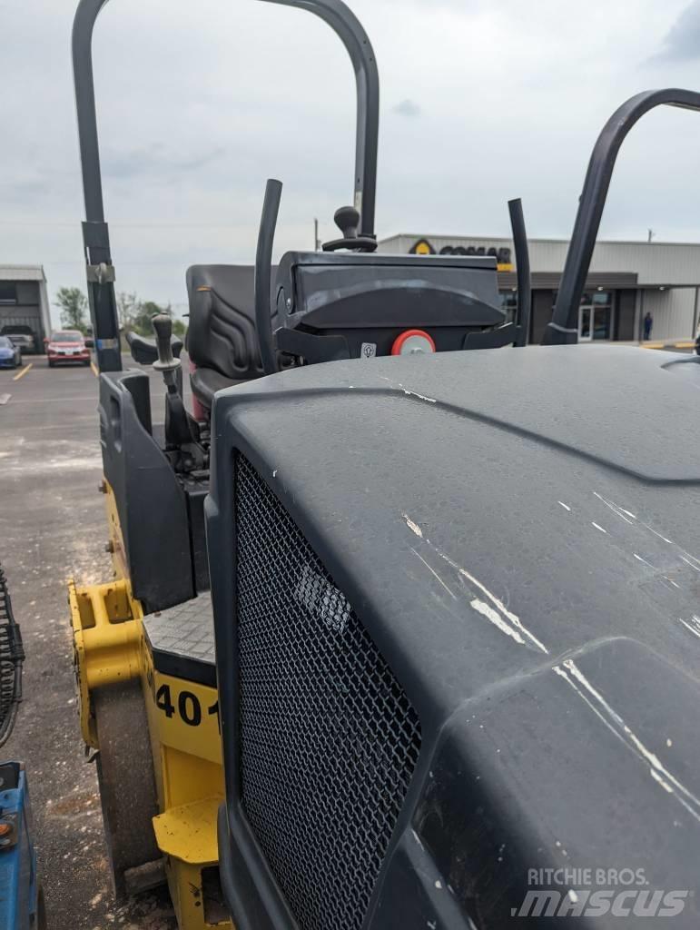 Bomag BW 120 AD-3 Porinių būgnų volai