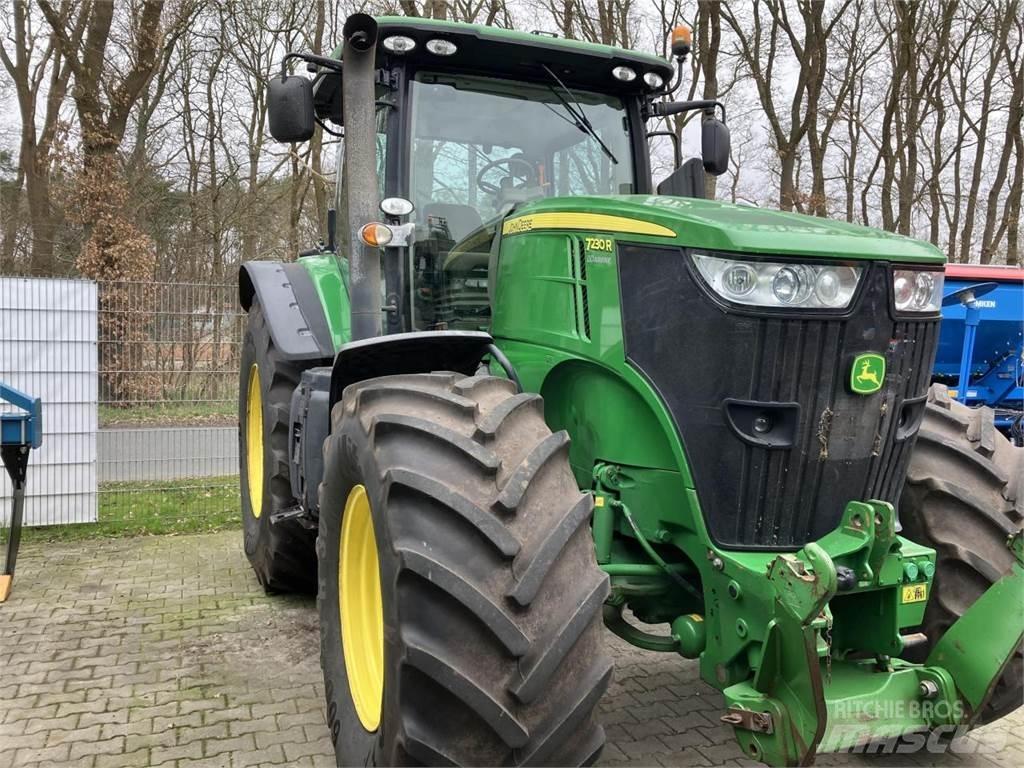 John Deere 7230R Traktoriai