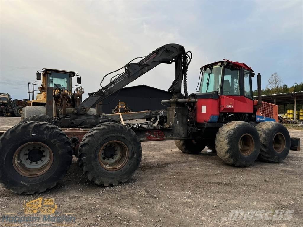 Valmet 890.2 Naudoti miškovežiai (Forvarderiai)
