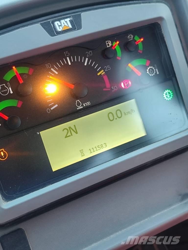 CAT 980M Naudoti ratiniai krautuvai