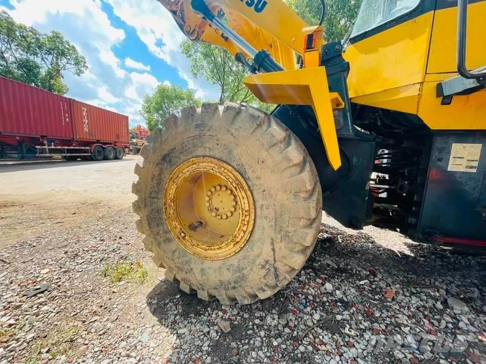Komatsu WA320 Naudoti ratiniai krautuvai