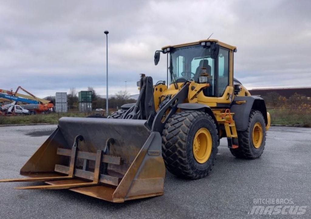 Volvo L 90 H Naudoti ratiniai krautuvai