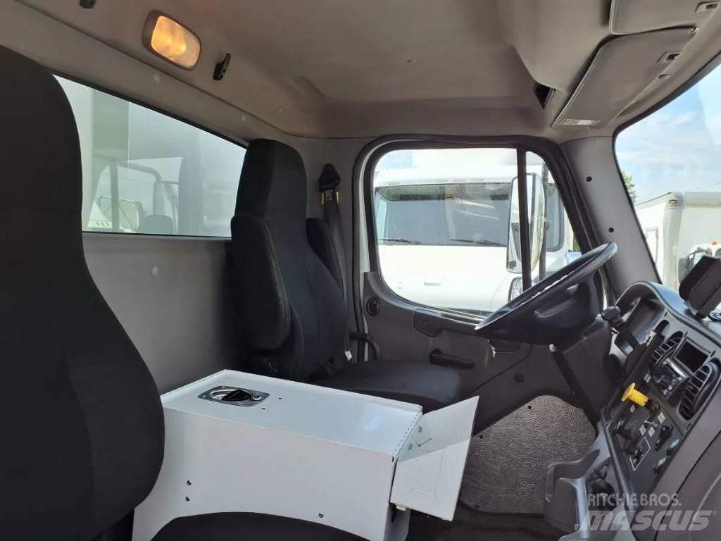 Freightliner M2 Gėrimų tiekimo sunkvežimiai