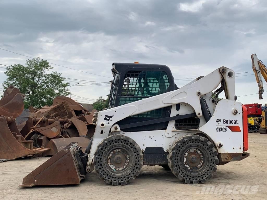 Bobcat S 740 Krautuvai su šoniniu pasukimu