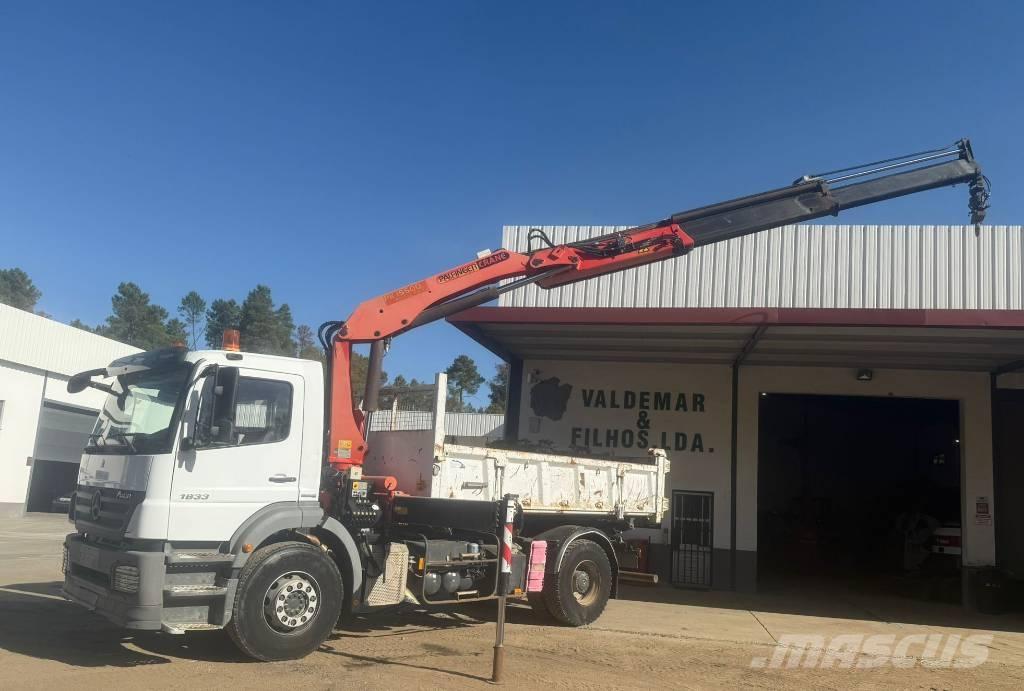 Mercedes-Benz 1833 Savivarčių priekabų vilkikai