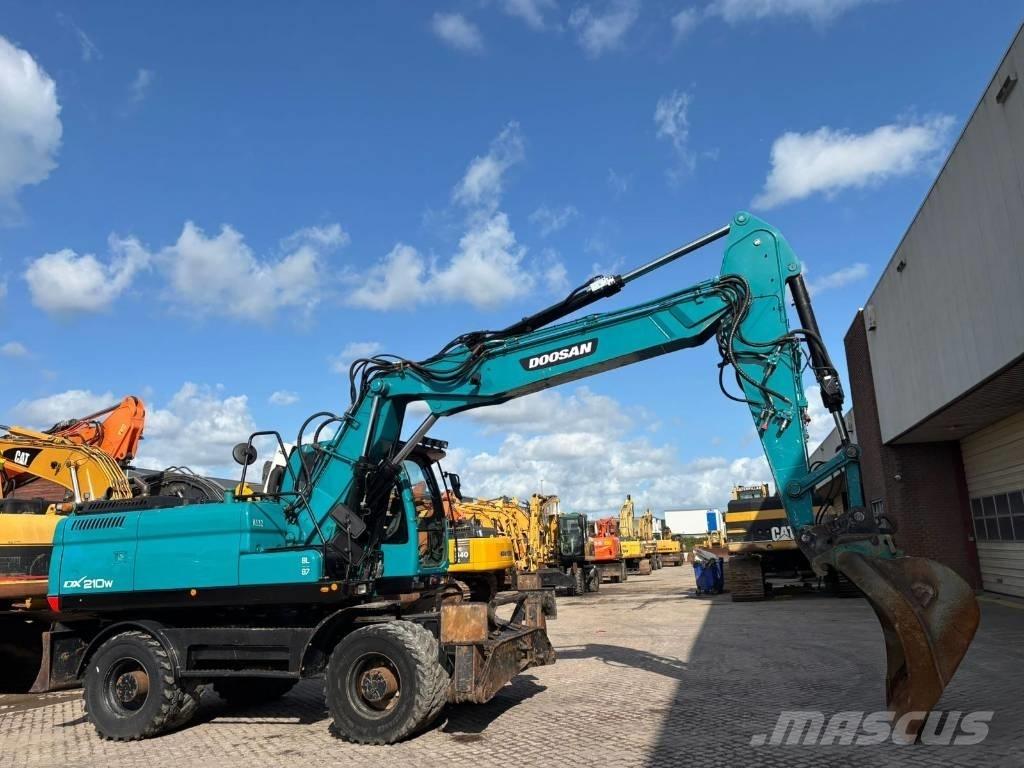 Doosan DX 210 W Ratiniai ekskavatoriai