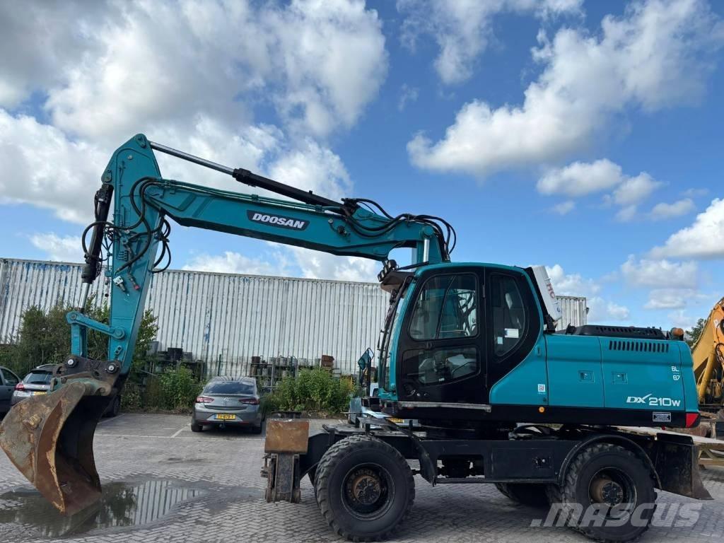 Doosan DX 210 W Ratiniai ekskavatoriai