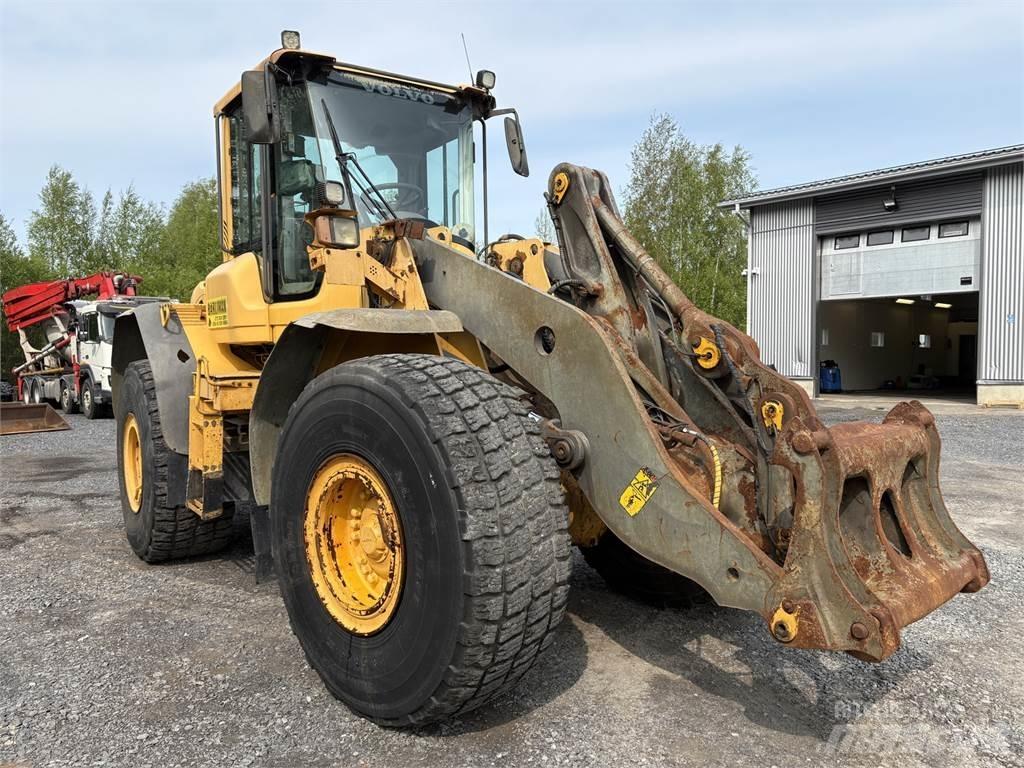 Volvo L120F Naudoti ratiniai krautuvai