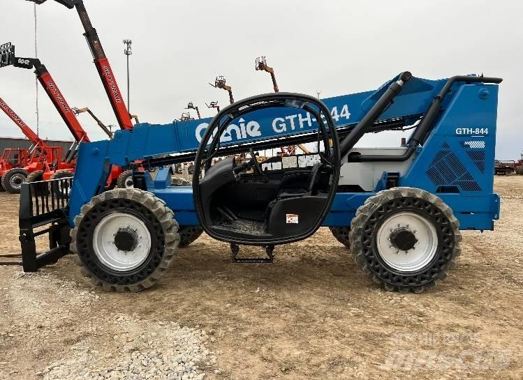 Genie GTH844 Teleskopiniai krautuvai