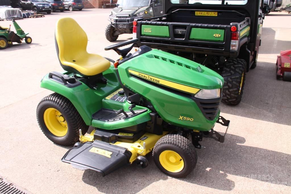 John Deere X 590 Sodo traktoriukai-vejapjovės