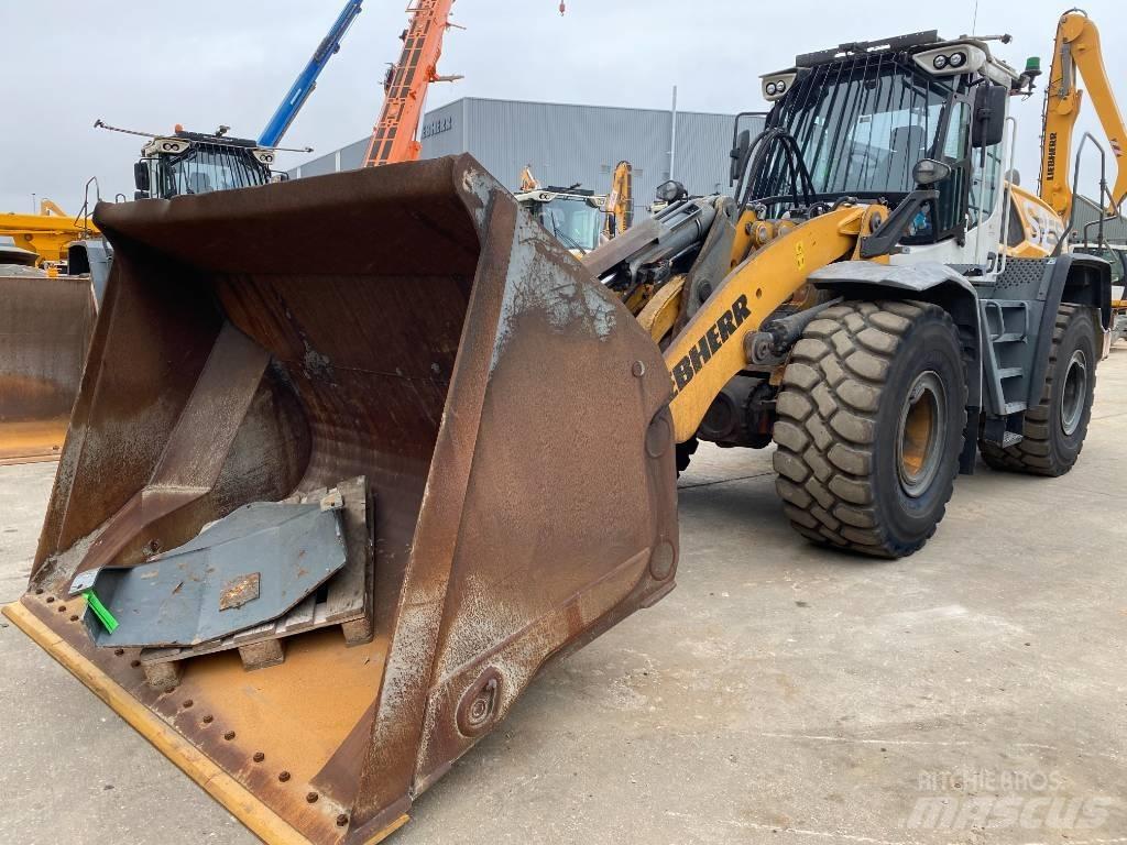 Liebherr L 556 Naudoti ratiniai krautuvai