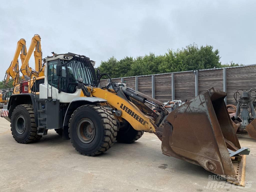 Liebherr L 556 Naudoti ratiniai krautuvai