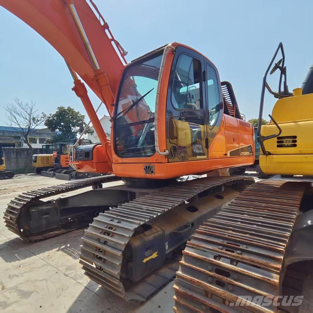 Doosan DX225LC-9C Vikšriniai ekskavatoriai