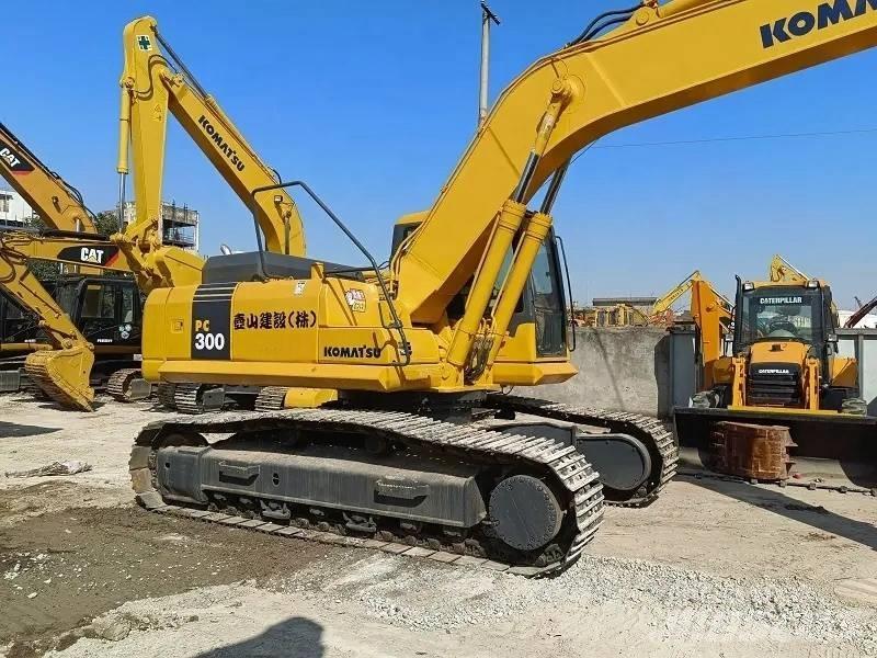 Komatsu PC 300 Vikšriniai ekskavatoriai